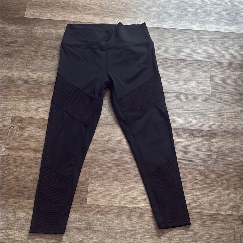 Zyia Women's NWOT Size 12 High-Waist Black Active Leggings Like New Condition